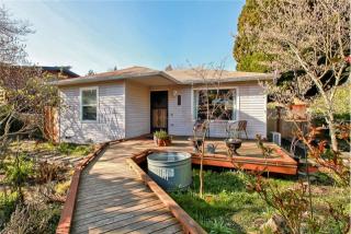 7002 125th St, Seattle WA  98178-4332 exterior