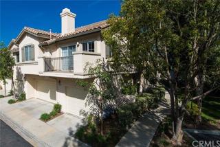 1090 Farralon Ln, Anaheim, CA 92808-1532