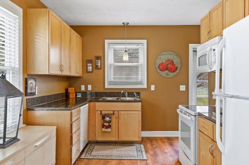 295 Chelsea St, Saint Paul MN  55115-2080 exterior