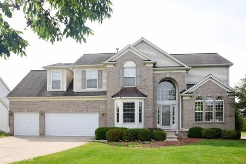 3 Camellia Ct, Streamwood, IL 60107-1586