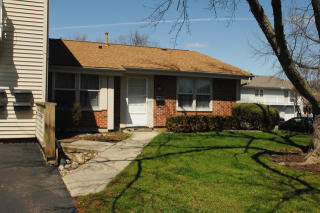 207 Emerson Ct, Hanover Park, IL 60108-3631