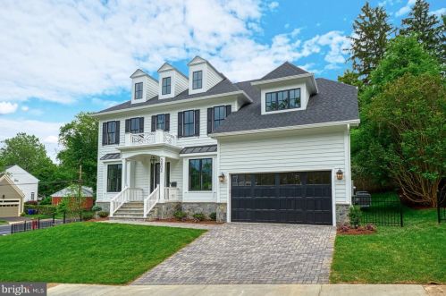 5402 31st St, Arlington, VA 22207-1567