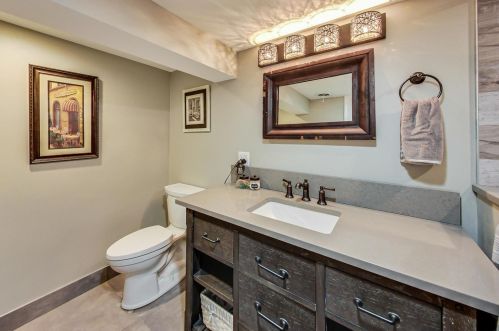 8426 Oleander Ave, Niles IL  60714-2054 exterior