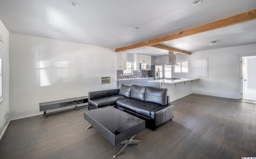 1118 Columbus Ave, Glendale CA  91202-2320 exterior