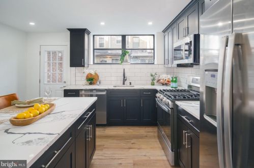 2018 8th St, Philadelphia PA  19122-1304 exterior