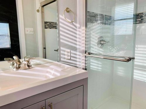 10212 Chesterton Dr, Dallas TX  75238-2248 exterior