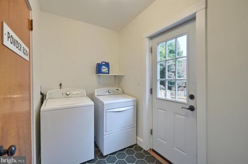 411 Ross St, Lancaster PA  17602-1943 exterior