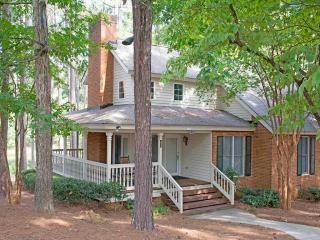 1013 Clubhouse Ln, Reynolds Plantation, GA 30642-4935