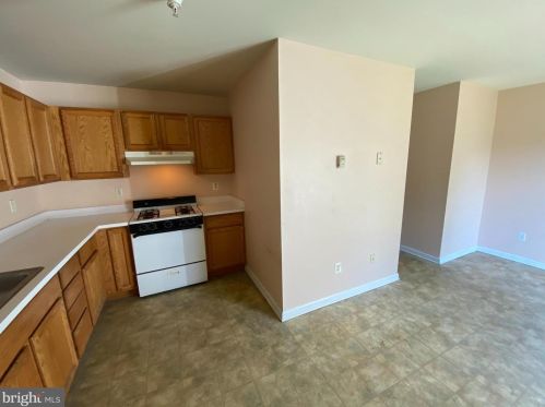 271 Center Deen Ave, Aberdeen MD  21001-2040 exterior