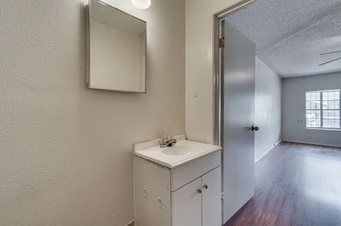 234 Cherry Pt Dr, Dallas TX  75232-3629 exterior