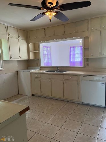 1533 Park St, Conyers GA  30012-3747 exterior
