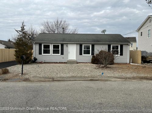 106 Sea Bright Rd, Lacey, NJ 08731-5139