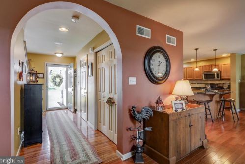 14 Red Leaf Ln, Lancaster PA  17602-7000 exterior