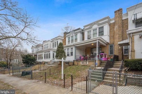 2781 Congress Rd, Camden, NJ 08104-2907