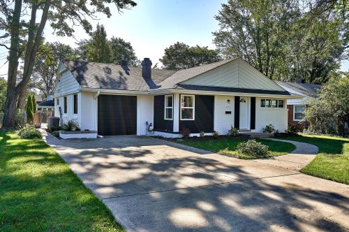 1171 Oxford Rd, Bannockburn IL  60015-3324 exterior
