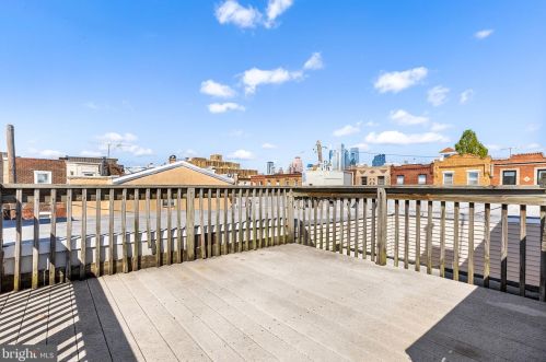 904 10th St, Philadelphia PA 19147-3744 exterior