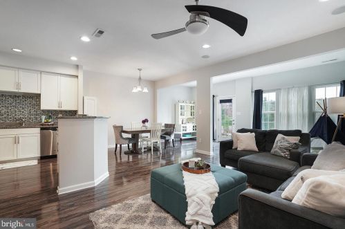 26 Sundance Dr, Trenton NJ  08619-3967 exterior