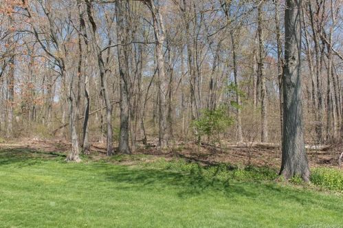 500 Sleepy Holw, Windsor CT  06095-2039 exterior