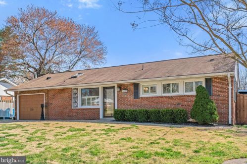 8017 Ellet Rd, Springfield VA  22151-1921 exterior