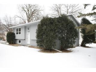 1206 Harbor Ln, Minneapolis MN  55447-4576 exterior