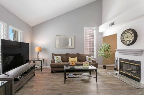 7040 Oak Glenn Ct, Lemon Grove, CA 91945-3549