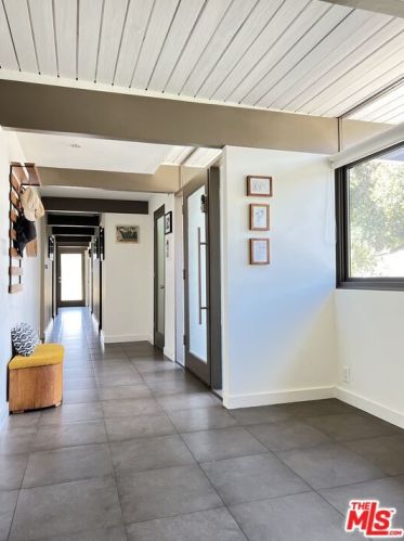 2430 Bywood Dr, Glendale CA  91206-4703 exterior