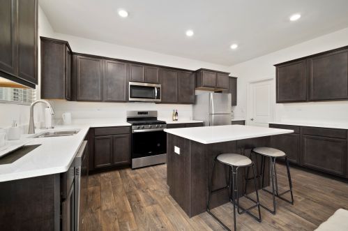 259 Liszka Ln, Oswego, IL 60543-2500