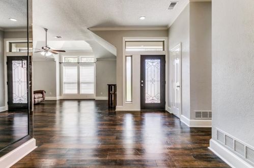 2229 Country Valley Rd, Garland TX  75041-2131 exterior