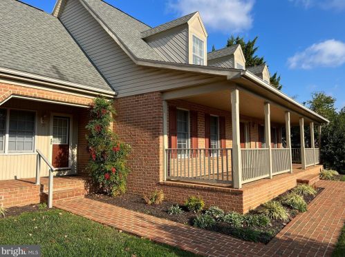 10718 Pickett Ct, Williamsport, MD 21795-1441