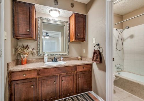 3919 Story Rd, Irving TX  75038-5926 exterior