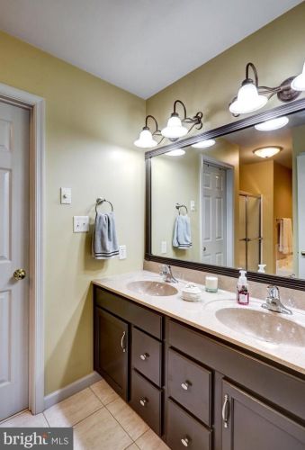 14 Red Leaf Ln, Lancaster PA  17602-7000 exterior