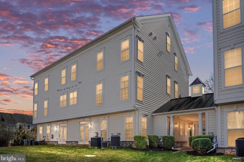 14534 Kylewood Way, Gainesville, VA 20155-6233