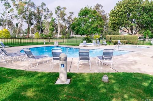 10 Honeysuckle, Irvine CA  92614-7084 exterior