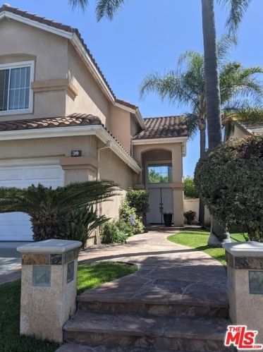 39 Santa Comba, Irvine, CA 92606-8899