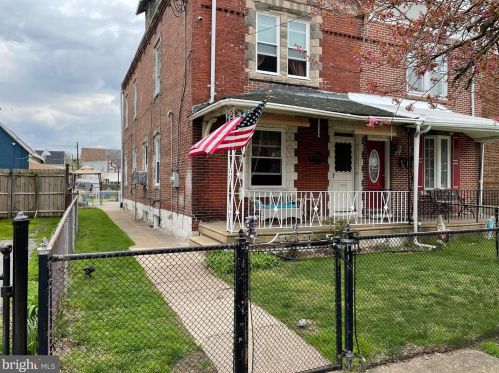6935 Hegerman St, Philadelphia, PA 19135-1927
