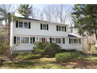 15 Saxton Brook Dr, Simsbury, CT 06070-1266