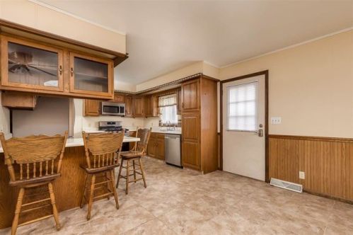 678 Hillcrest Rd, Coyne Center, IL 61264-3633