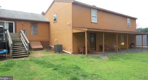 262 Bakers Basin Rd, Trenton NJ  08648-3312 exterior