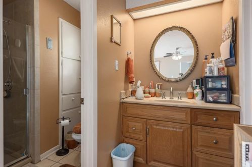 6430 Bridgewater Dr, Austin TX  78723-3927 exterior