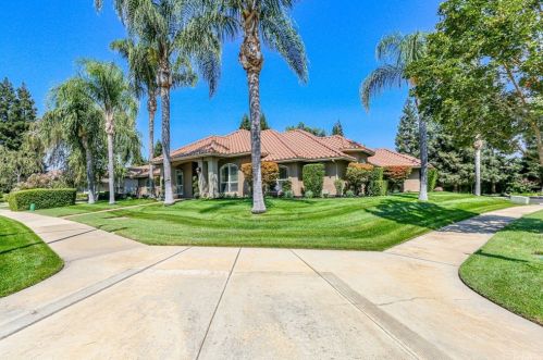 2097 El Portal Dr, Merced, CA 95340-1776