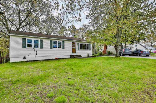 72 Elgin St, Nashua, NH 03060-5339