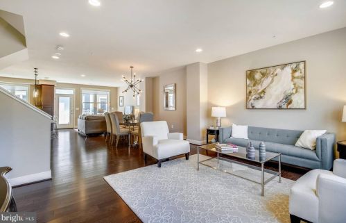 642 Ellsworth Dr, Silver Spring MD 20910-4301 exterior