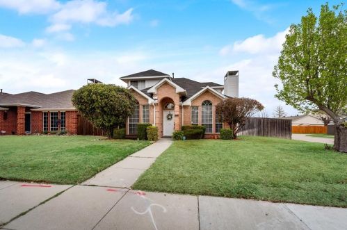 2225 Chapman Dr, Carrollton TX 75010-4154 exterior