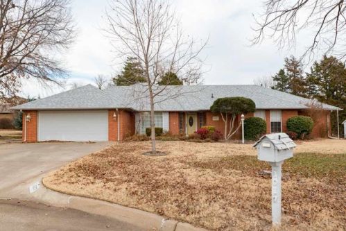 1017 Elmwood Cir, Enid, OK 73703-2843