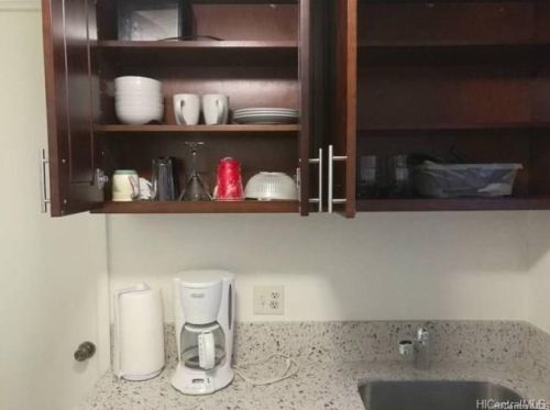 445 Seaside Ave, Honolulu HI  96815-2640 exterior