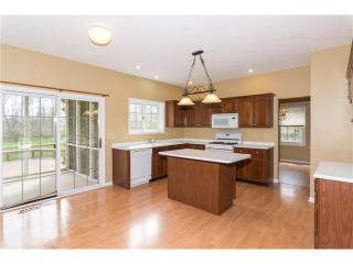 13481 Kingsbury Dr, Carmel IN  46032-9590 exterior