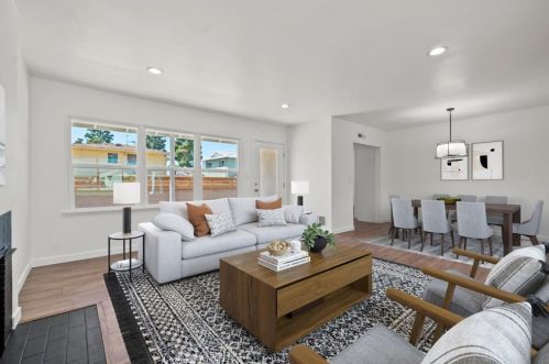 11609 Atkinson Ave, Hawthorne CA  90250-1827 exterior