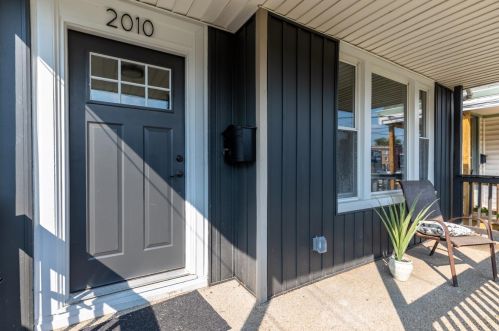 2010 Delaware Ave, Cincinnati, OH 45212-3623