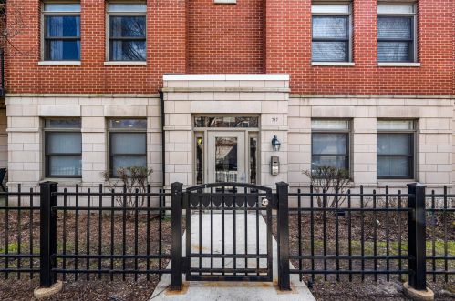 757 14th St, Chicago IL  60607-5137 exterior