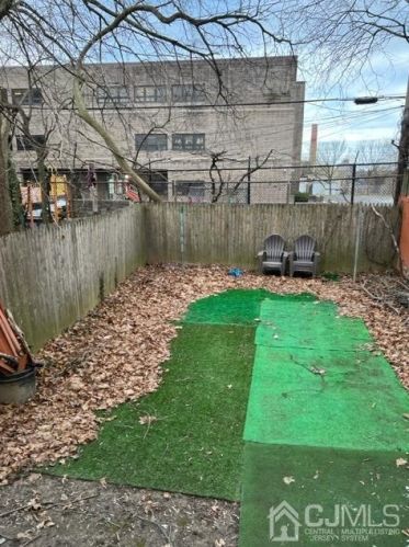 513 Stuyvesant Ave, Trenton NJ  08618-4123 exterior